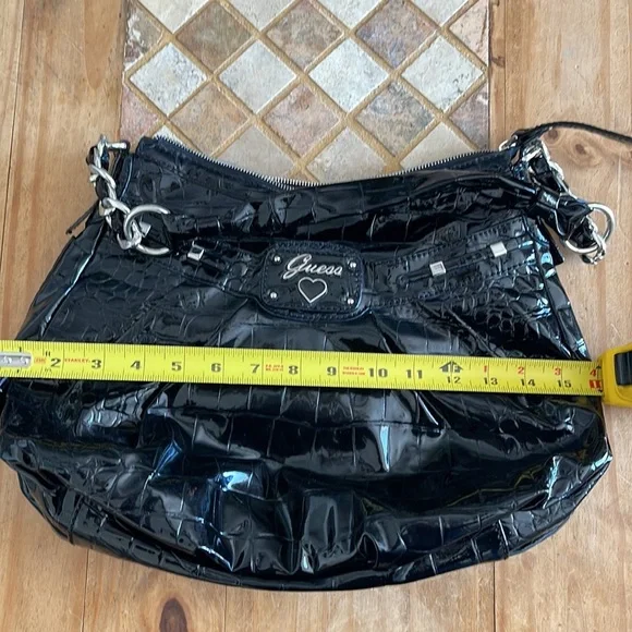 HOST PICKED Gorgeous Guess Shoulder Bag Is BNWOT 🥰🥰🔥🔥 - Picture 6 of 7